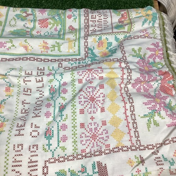 Vintage Sears Perma-Prest Faux Cross Stitch Bedspread - Picture 3 of 5